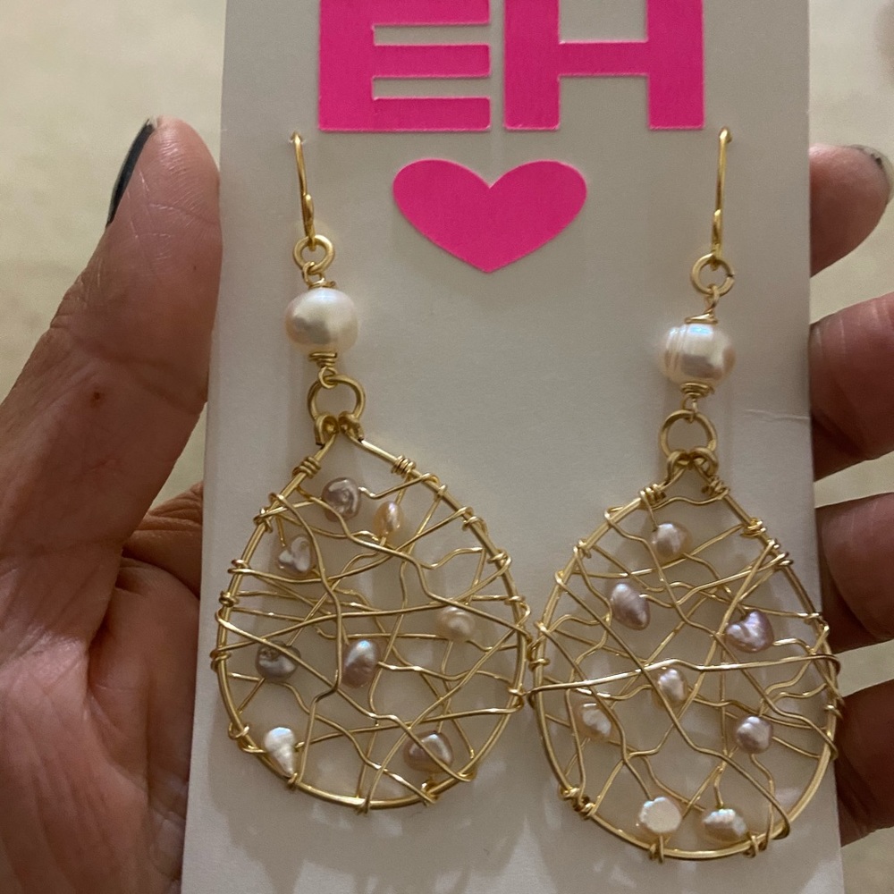 Handmade Tendrils with water fresh pearls